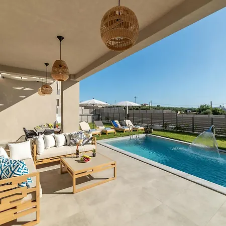 Ks Luxury Heated Pools Vila *