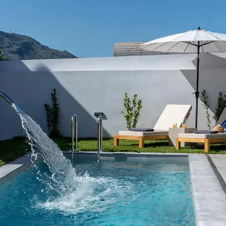 Ks Luxury Heated Pools Vila