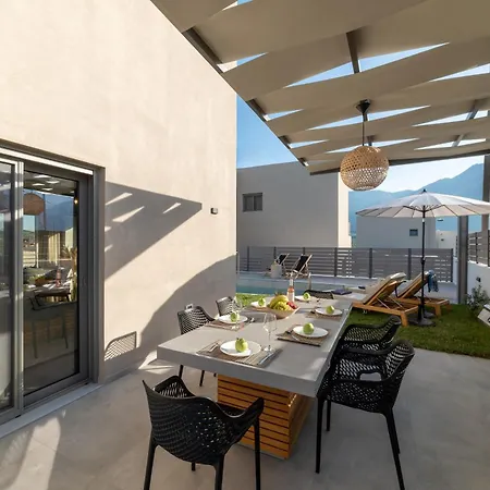 Ks Luxury Heated Pools Villa
