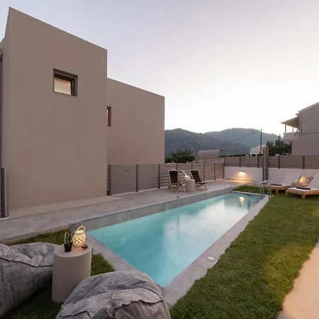 Ks Luxury Heated Pools Vila *