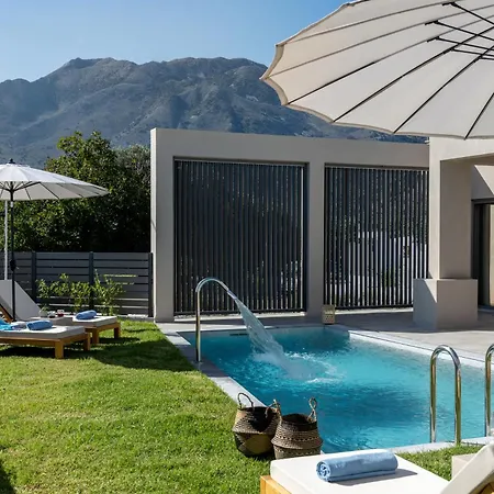 Vila Ks Luxury Heated Pools *