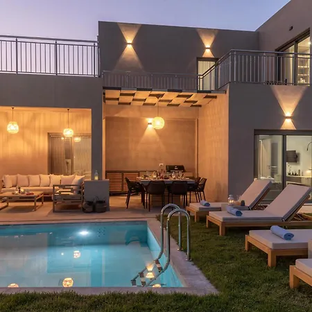 Ks Luxury Heated Pools Vila