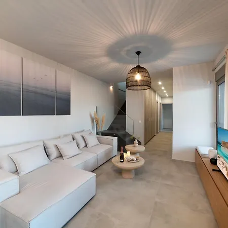 Ks Luxury Heated Pools Villa