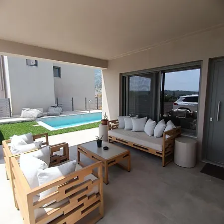 Ks Luxury Heated Pools Vila